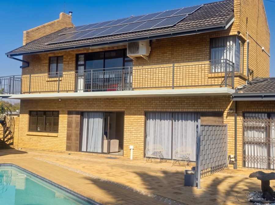 6 Bedroom Property for Sale in Dan Pienaar Free State